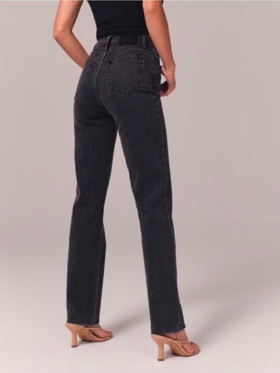 Abercrombie & Fitch Denim - Abercrombie & Fitch ‘The ‘90s Slim Straight Ultra High Rise Jean in LONG